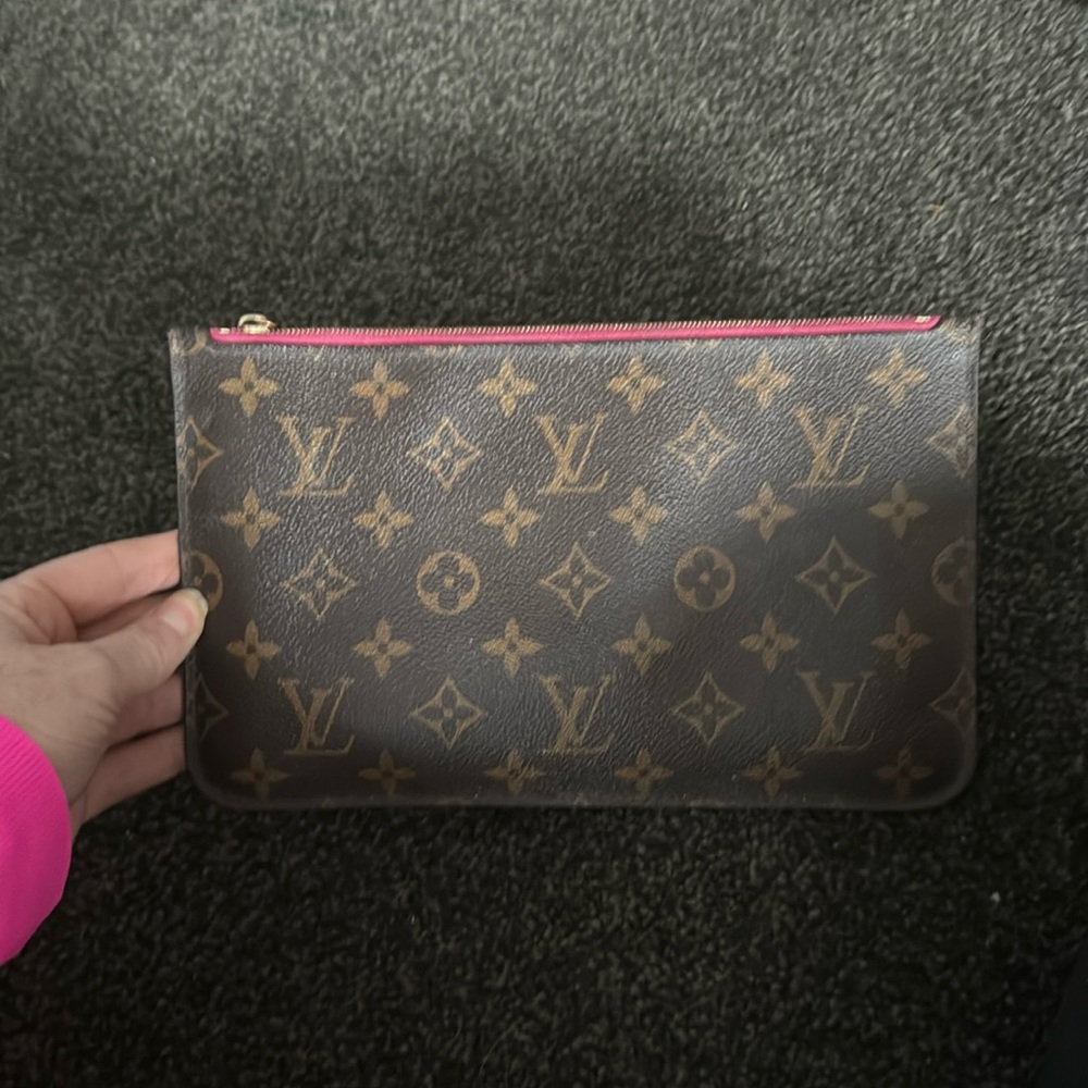Pochette Only Neverfull Monogram